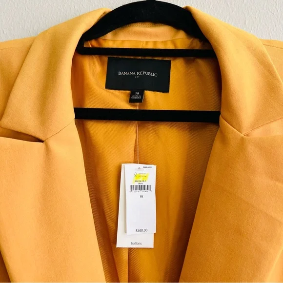 NWT BANANA REPUBLIC | One Button Blazer - Picture 3 of 10